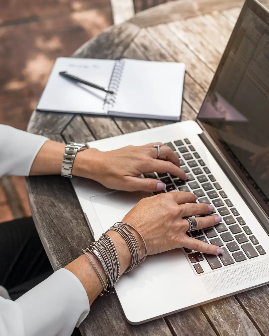 Ecrivez-moi un email à travers ce formulaire